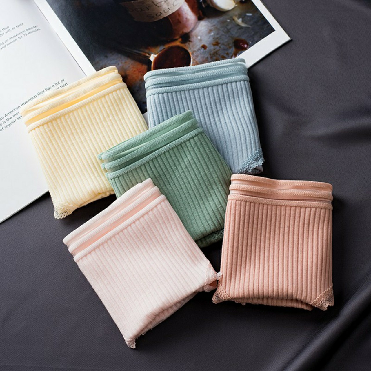 Quần cotton tăm màu trơn viền ren ôm mông cạp viền 3 sọc lưới