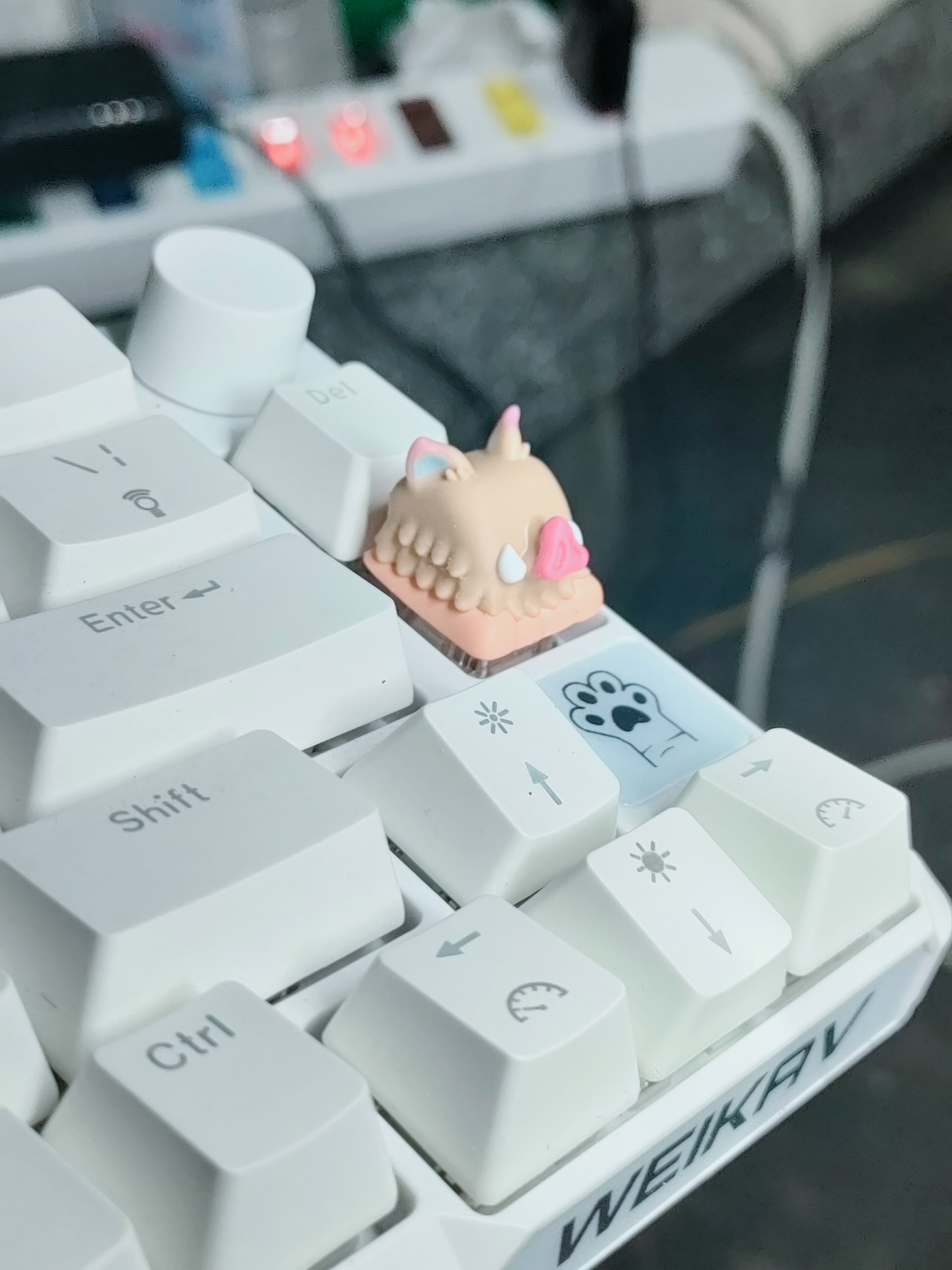 Keycap aristan Tanjiro trang trí bàn phím cơ