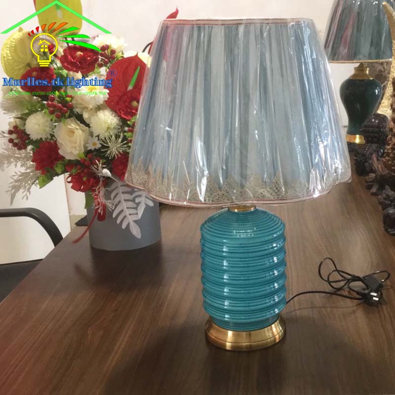 Đèn bàn, đèn để bàn ngủ thân gốm xanh lục chao lụa sang trọng 2012