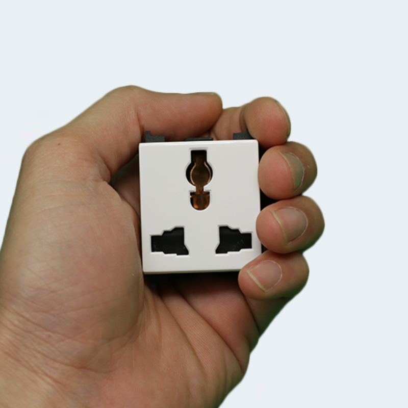 Ổ cắm đơn đa năng 13A, size M (F1426UAM_WE)