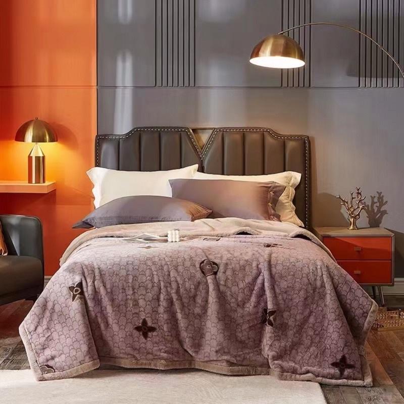 Chăn lông chồn họa tiết kèm túi sang cao cấp 4kg2