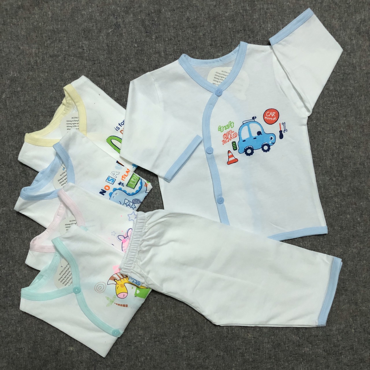 Combo 5 bộ quần áo sơ sinh cotton tay dài cài xéo trắng, chất vải mềm mại, thấm hút mồ hôi, thoáng mát, hàng chất lượng cao