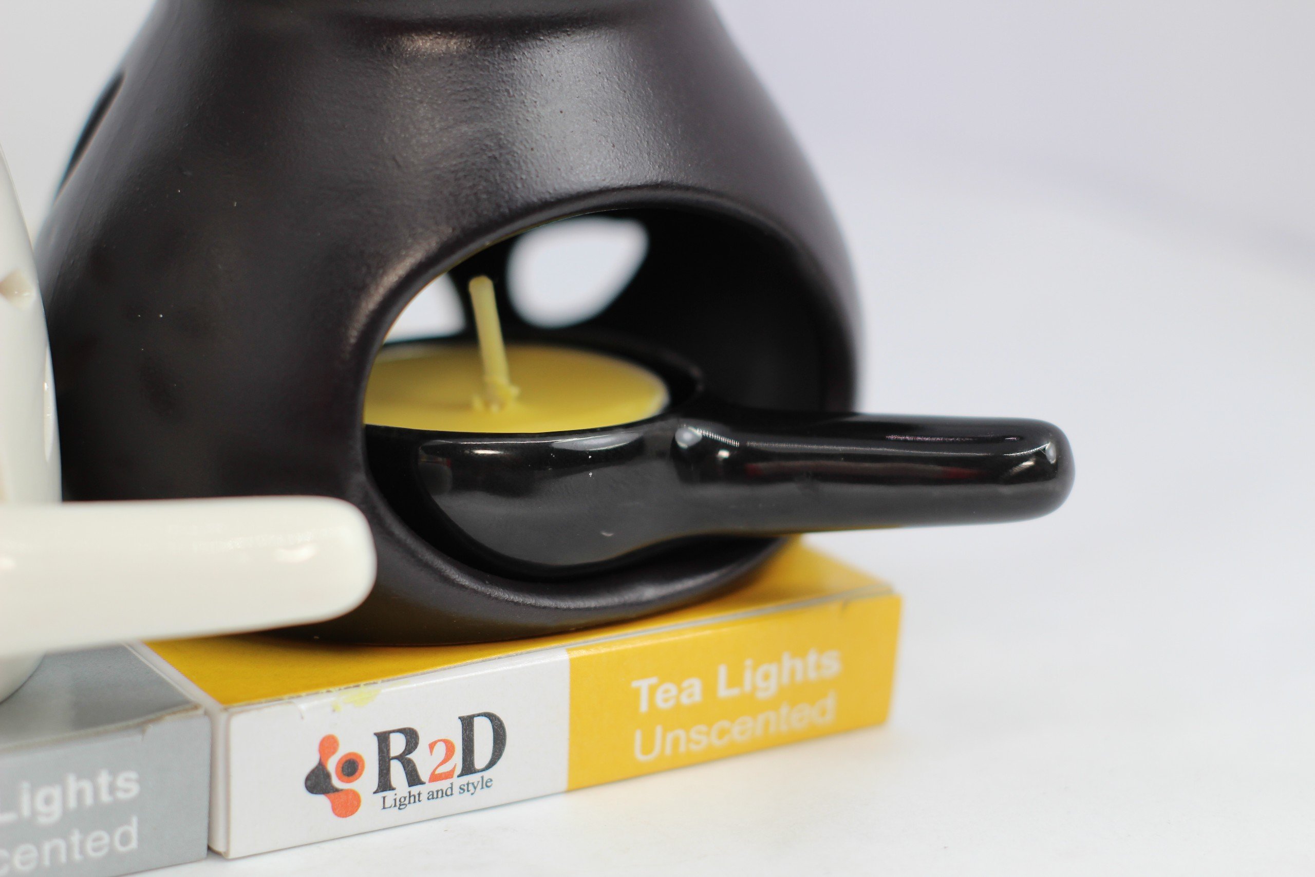 Nến tealight 10 viên không khói không mùi R2D màu vàng dùng cho đèn xông tinh dầu