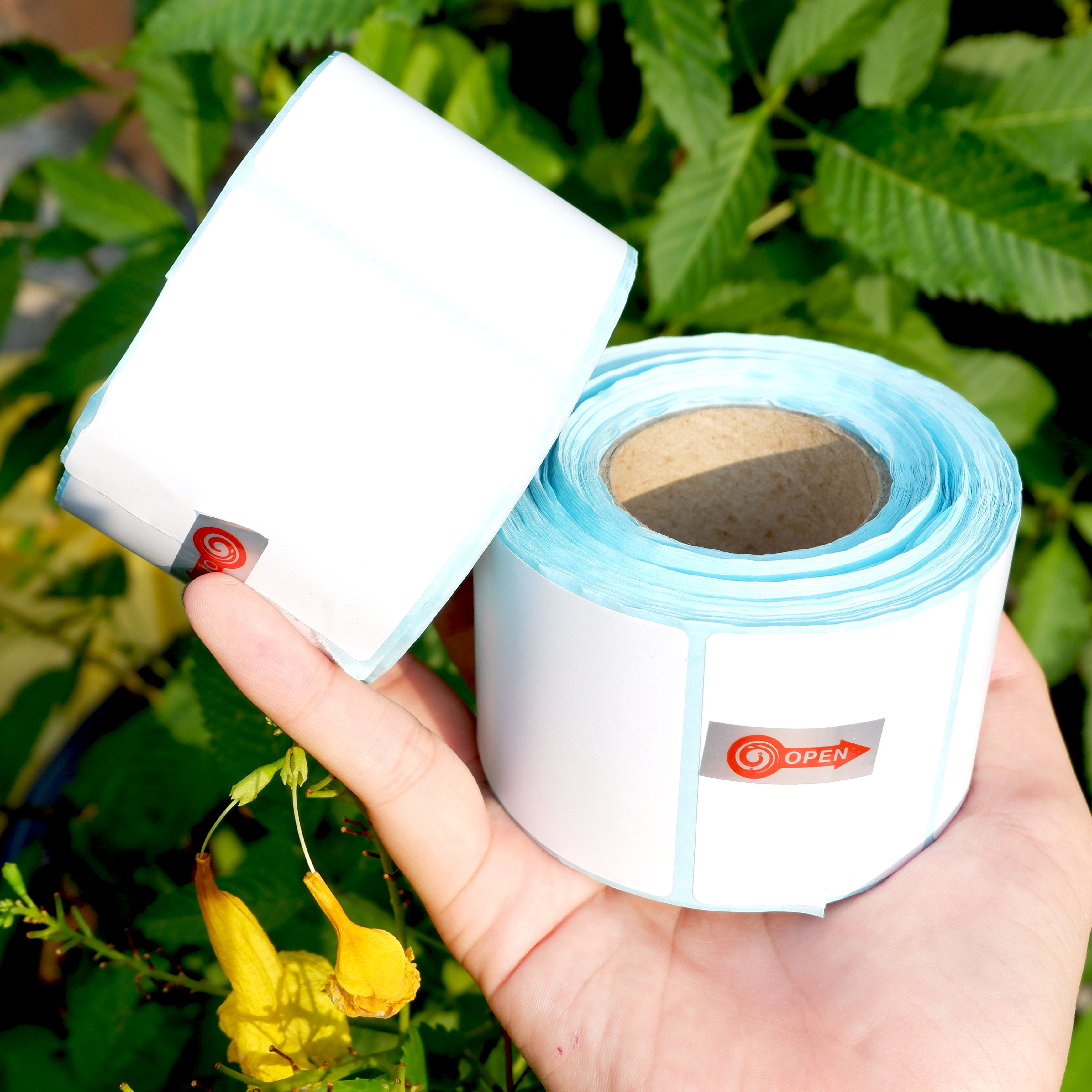 Giấy Decal cảm nhiệt in mã vạch, Tem phụ kích thước 50*50*500 ( Size 5 cm x 5 cm số lượng 500 tờ )
