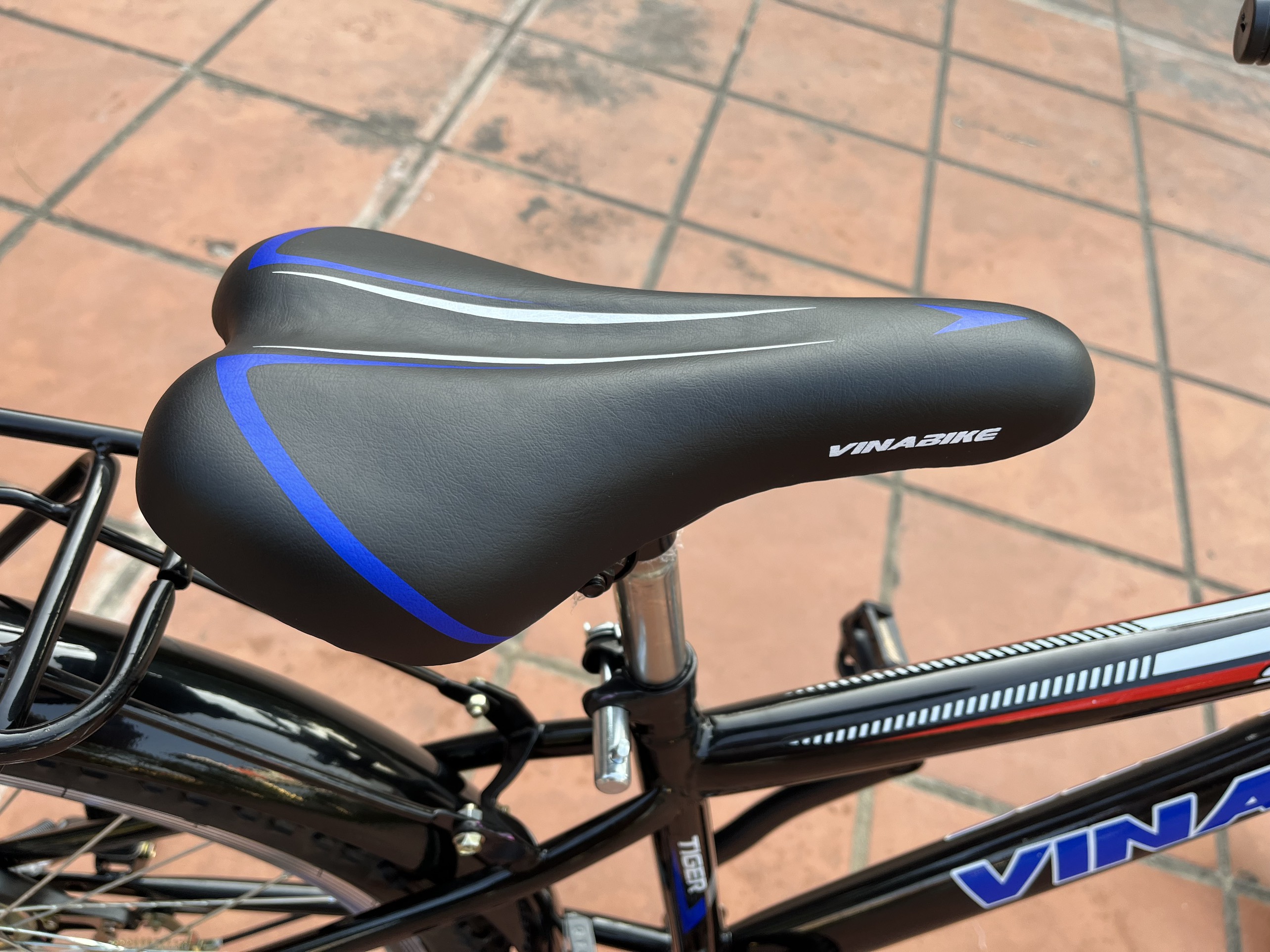 Xe đạp thể thao Vinabike cỡ 26in 3 màu xanh/đỏ/đen, Phù hợp với người cao 1m40 trở lên