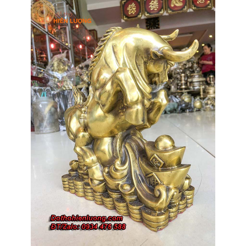 Linh Vật Trâu Đứng Hũ Tiền Và Quan Tiền Bằng Đồng Vàng