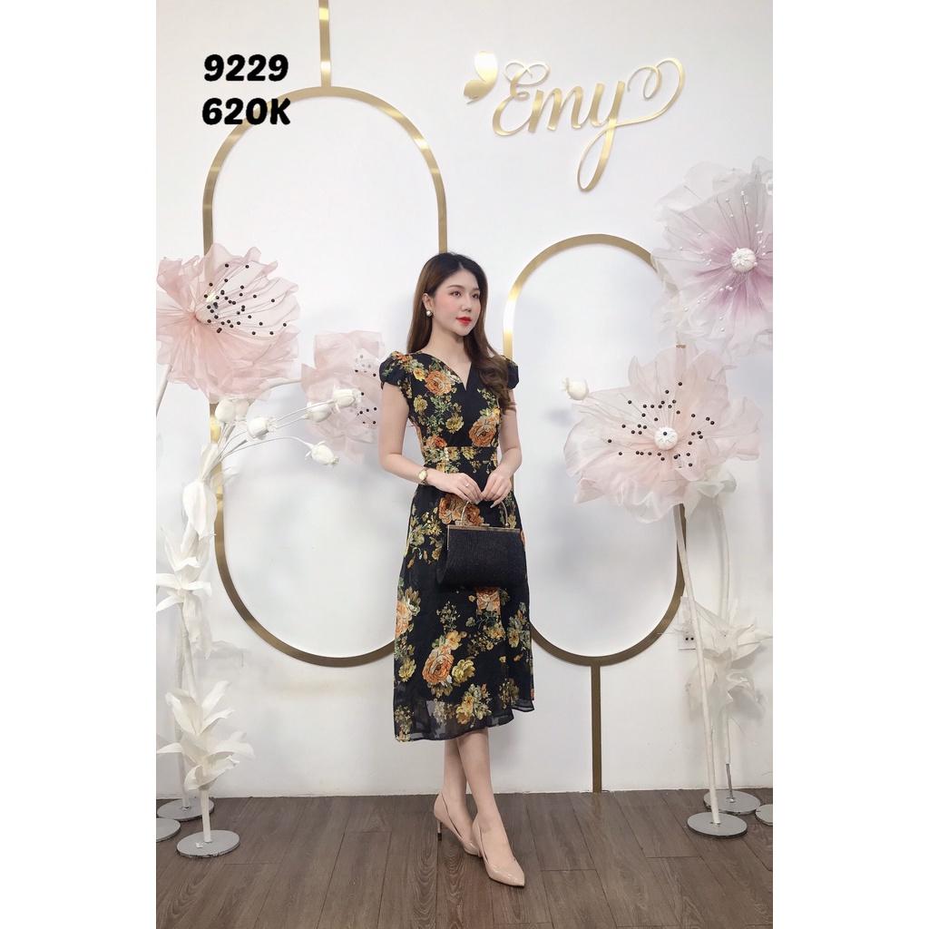 Đầm EMY EM9229 Xoè Hoa Nền Đen