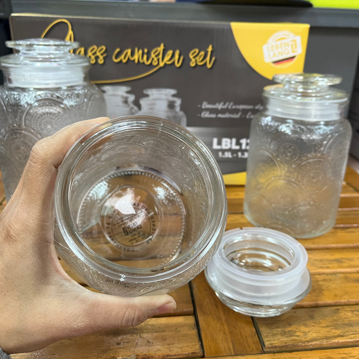 Bộ 3 Hũ Thủy Tinh Đựng Thực Phẩm Lê Bên Làng LBL1210, Nắp Kín, Hoa Văn, Dung Tích 1L, 1.3L, 1.5L