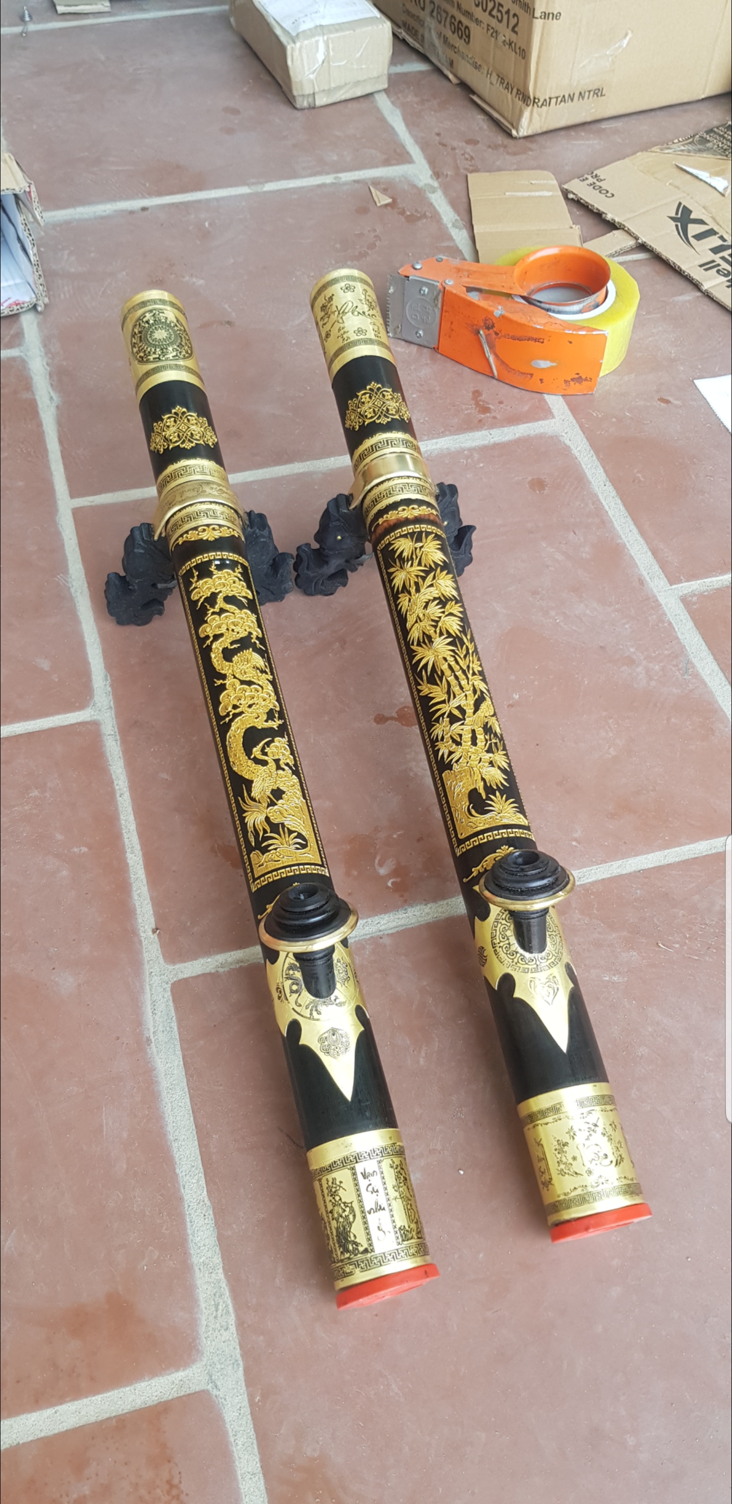 Điếu cày đục trạm hình tùng trúc dài 68cm