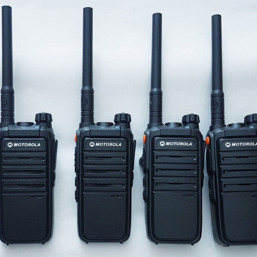Bộ 4 máy bộ đàm Motorola CP 102