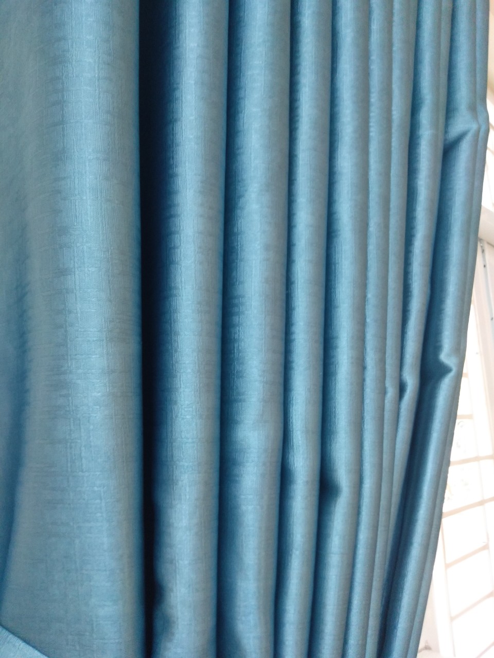 Rèm cửa sổ phòng ngủ màu xanh dương