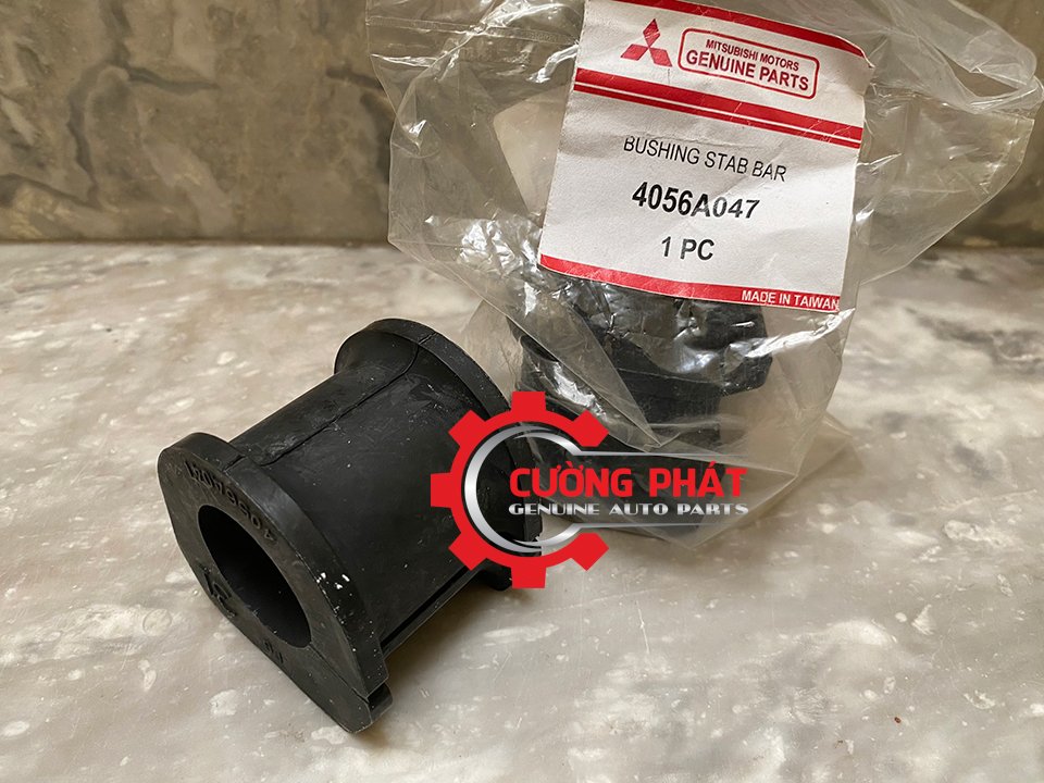 Cao su cân bằng trước Mitsubishi Zinger, New Triton, V73, V93 mã 4056A047
