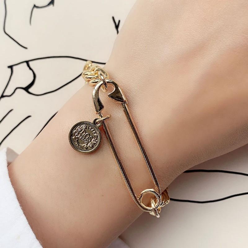 Vòng Tay Hợp Kim Mặt Hình Đồng Xu Phong Cách Cổ Điển