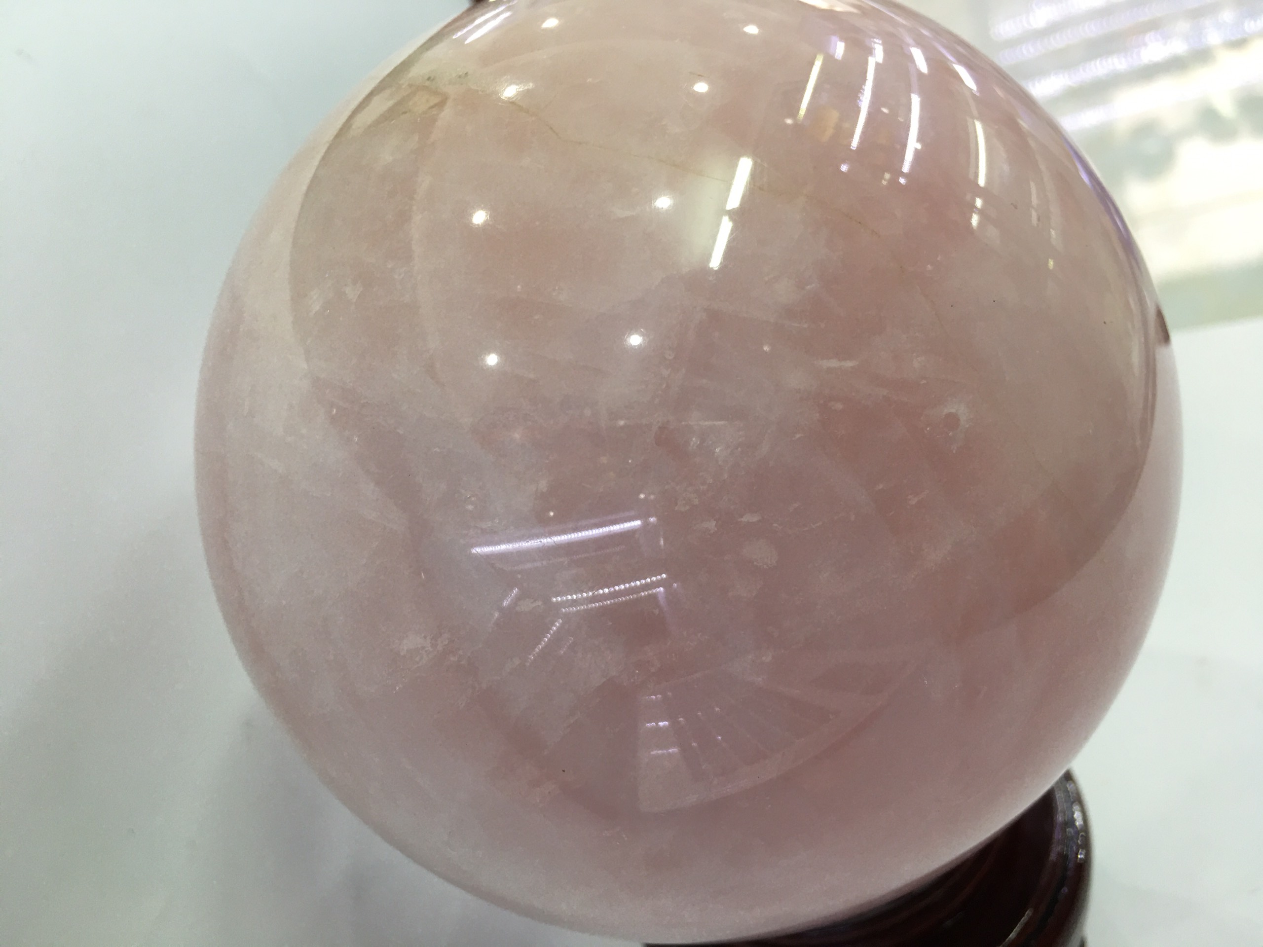 Quả cầu phong thủy đá Thạch Anh hồng – 13,7 – 3,55kg