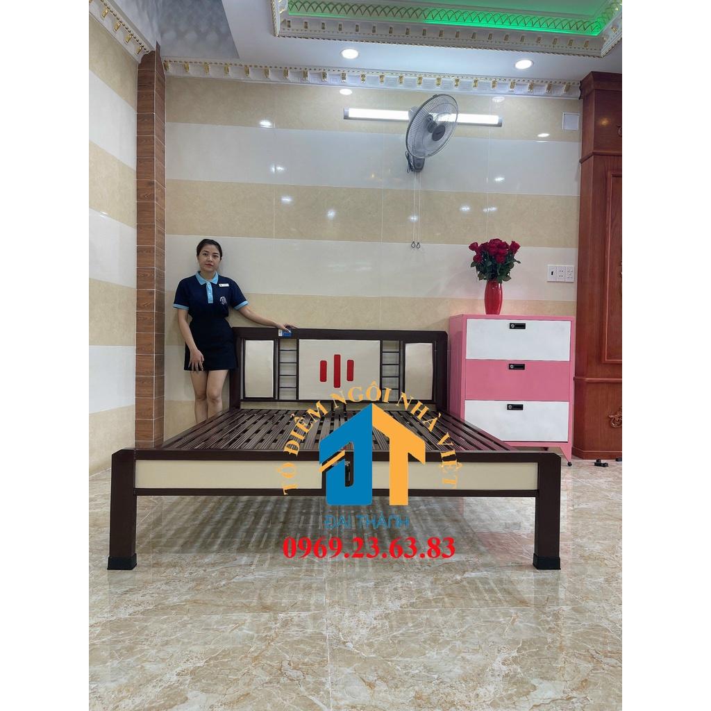 Giường sắt hộp kiểu gỗ – DT07