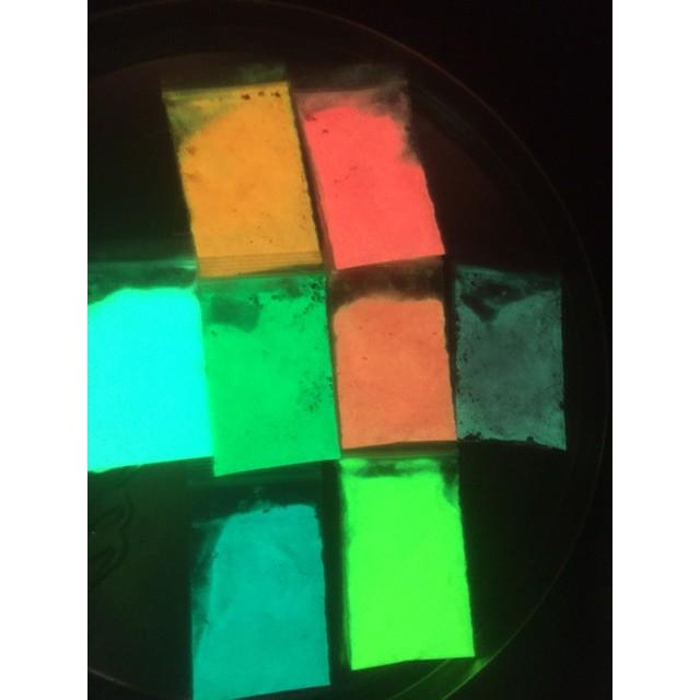 Bột màu  dạ quang phát sáng trong đêm gói 10 gr 17k