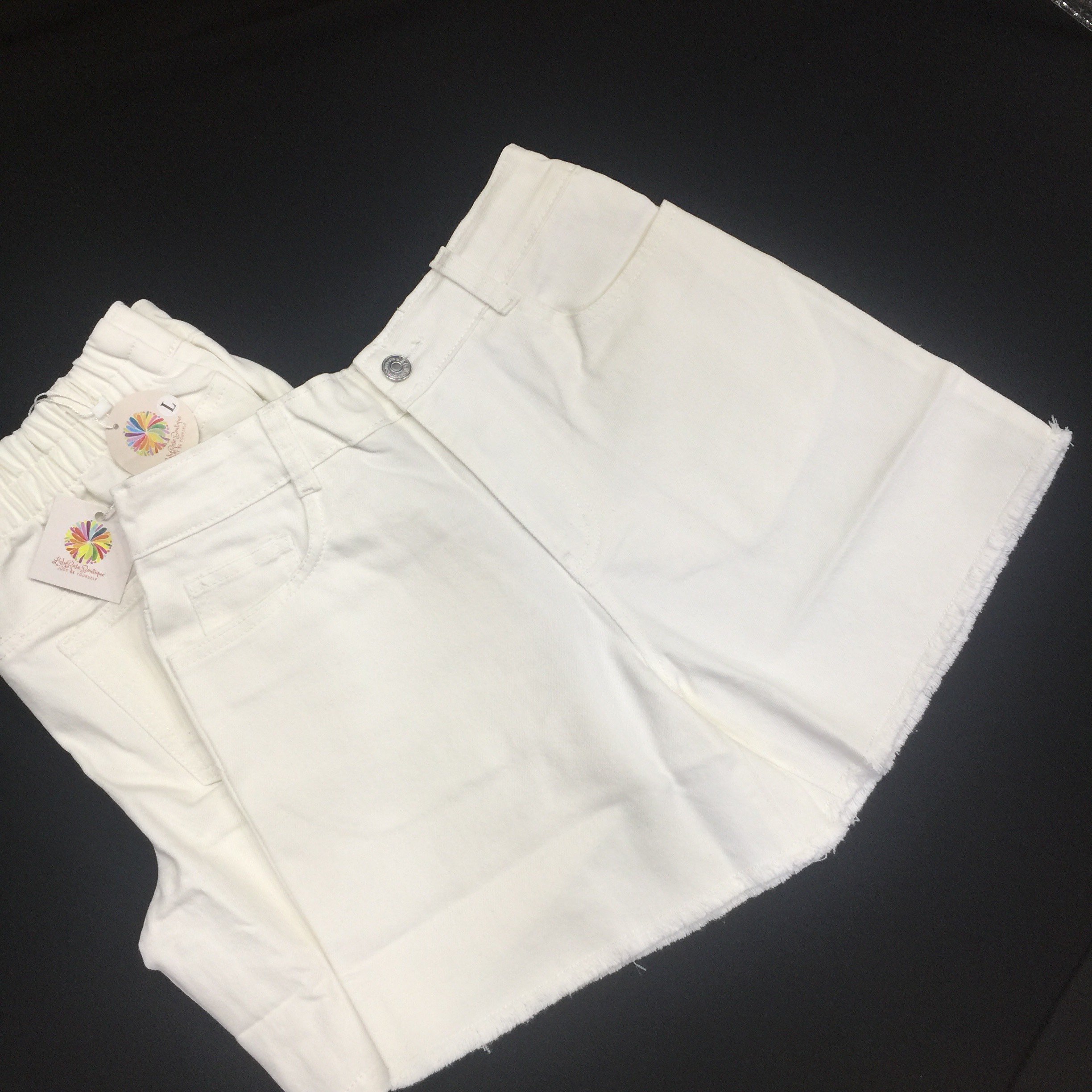 Quần Short Jean Nữ  Màu Trắng Xinh Đẹp Thời Trang  _ Mã:  QSJN001