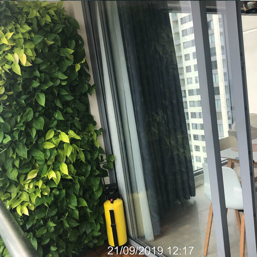 Chậu Trang Trí Cây Ban Công Đứng Vertical nhập khẩu Minigarden Bồ Đào Nha KÈM giải pháp Tưới Nhỏ Giọt Bán tự động dù ban công KHÔNG có vòi cấp nước