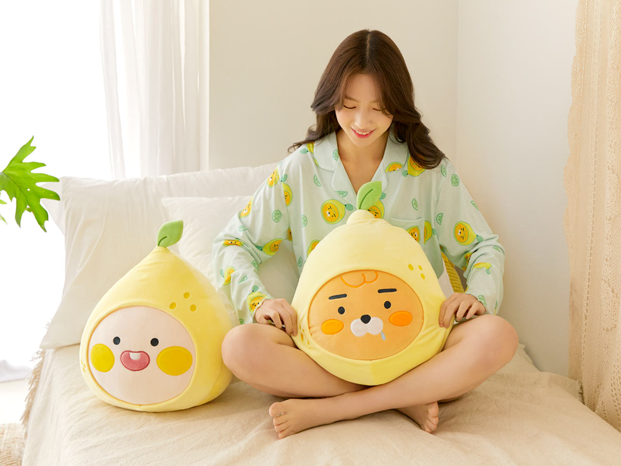 Gối Tròn Lemon Ryan Kakao Friends Chính Hãng