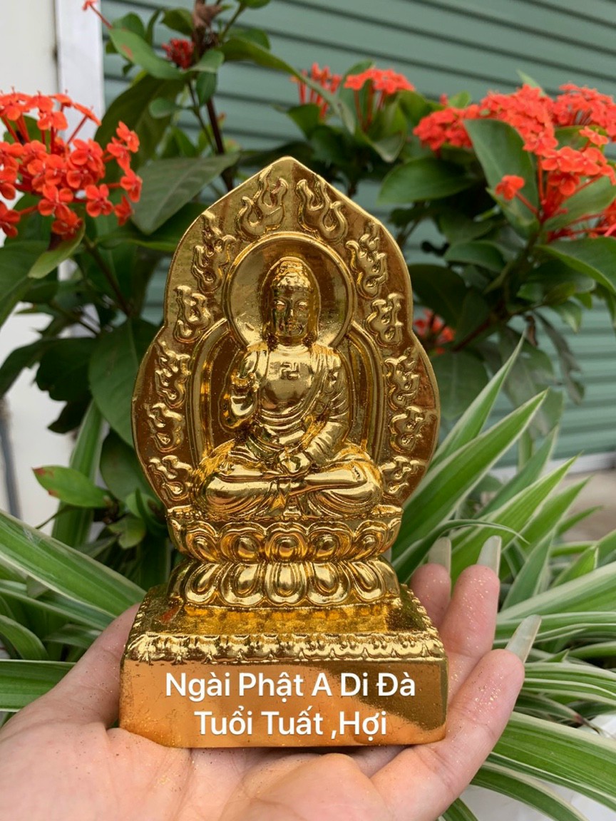 Tượng phật bản mệnh phật  adi đà hợp tuổi  bằng gỗ bách xanh pu dát vàng cao cấp kt 14×8×4cm