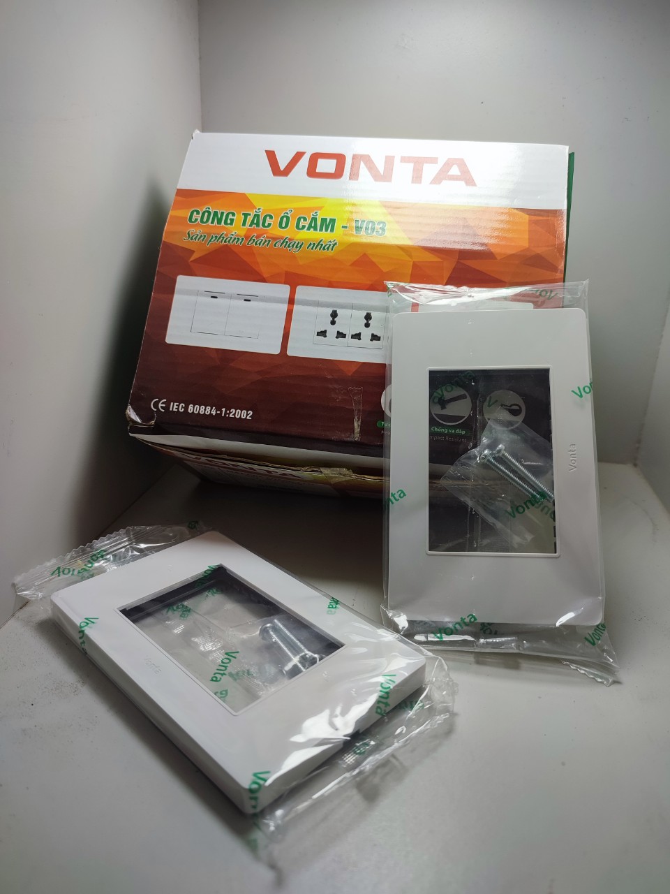 Mặt thiết bị điện 3 lỗ Vonta - V03 ( Mặt 3 )