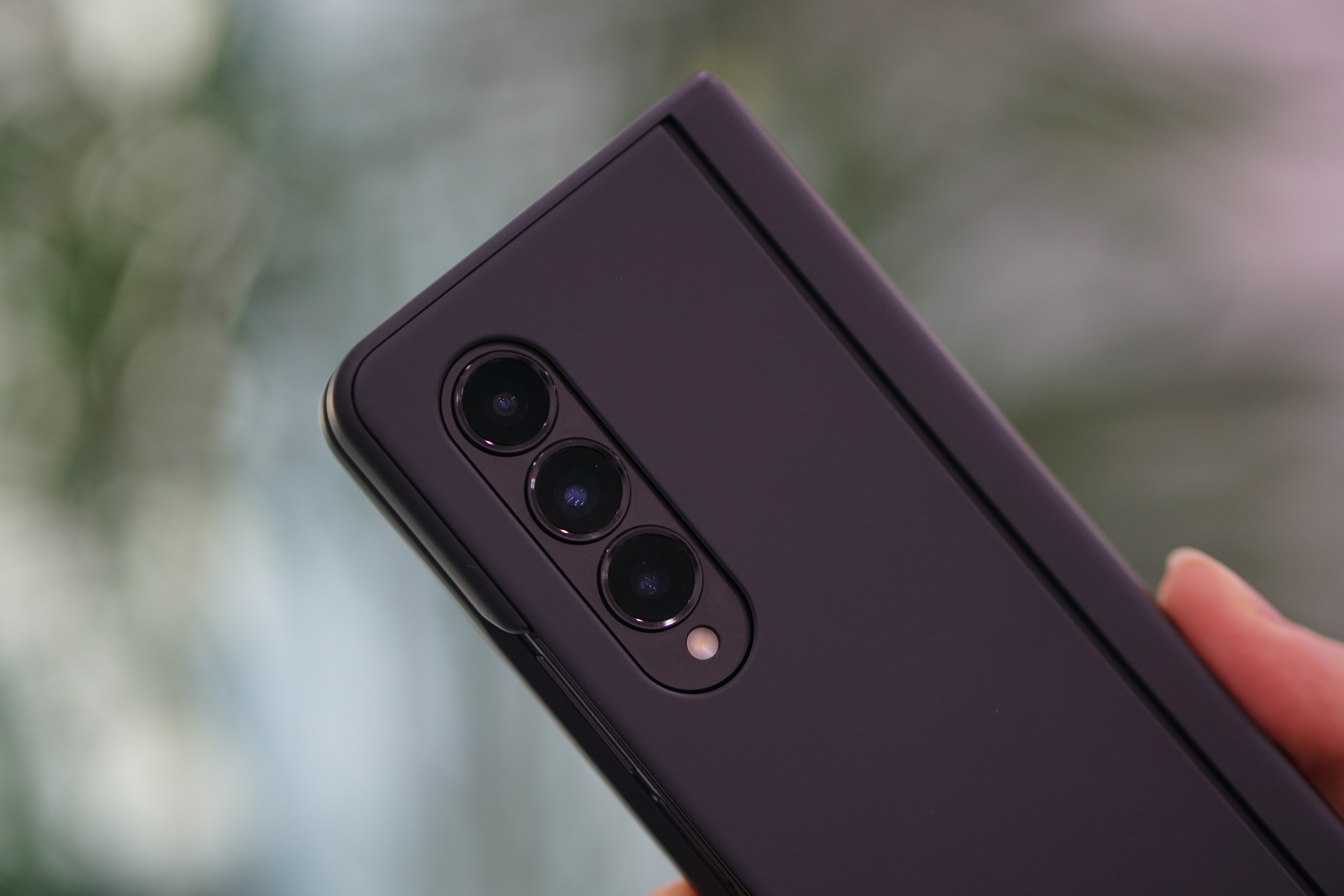 Ốp lưng Samsung Slim Fold 4 dạng đứng Màu đen - Hàng Chính hãng