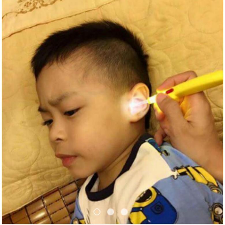 Dụng cụ lấy ráy tài đèn an toàn cho bé