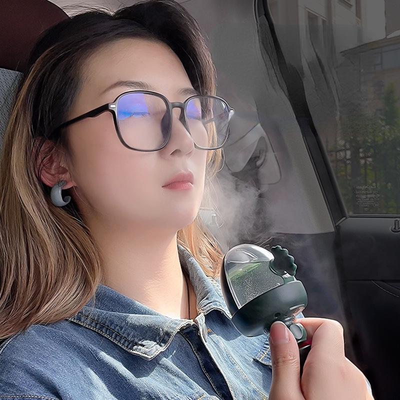 Máy Tạo Độ Ẩm Không Khí Mini Hình Cá Heo Dễ Thương Cho Xe Hơi