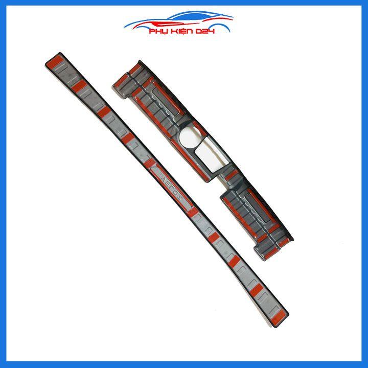 Ốp chống trầy cốp Veloz 2022-2023 vân cacbon sáng bóng chống trầy bảo vệ xe