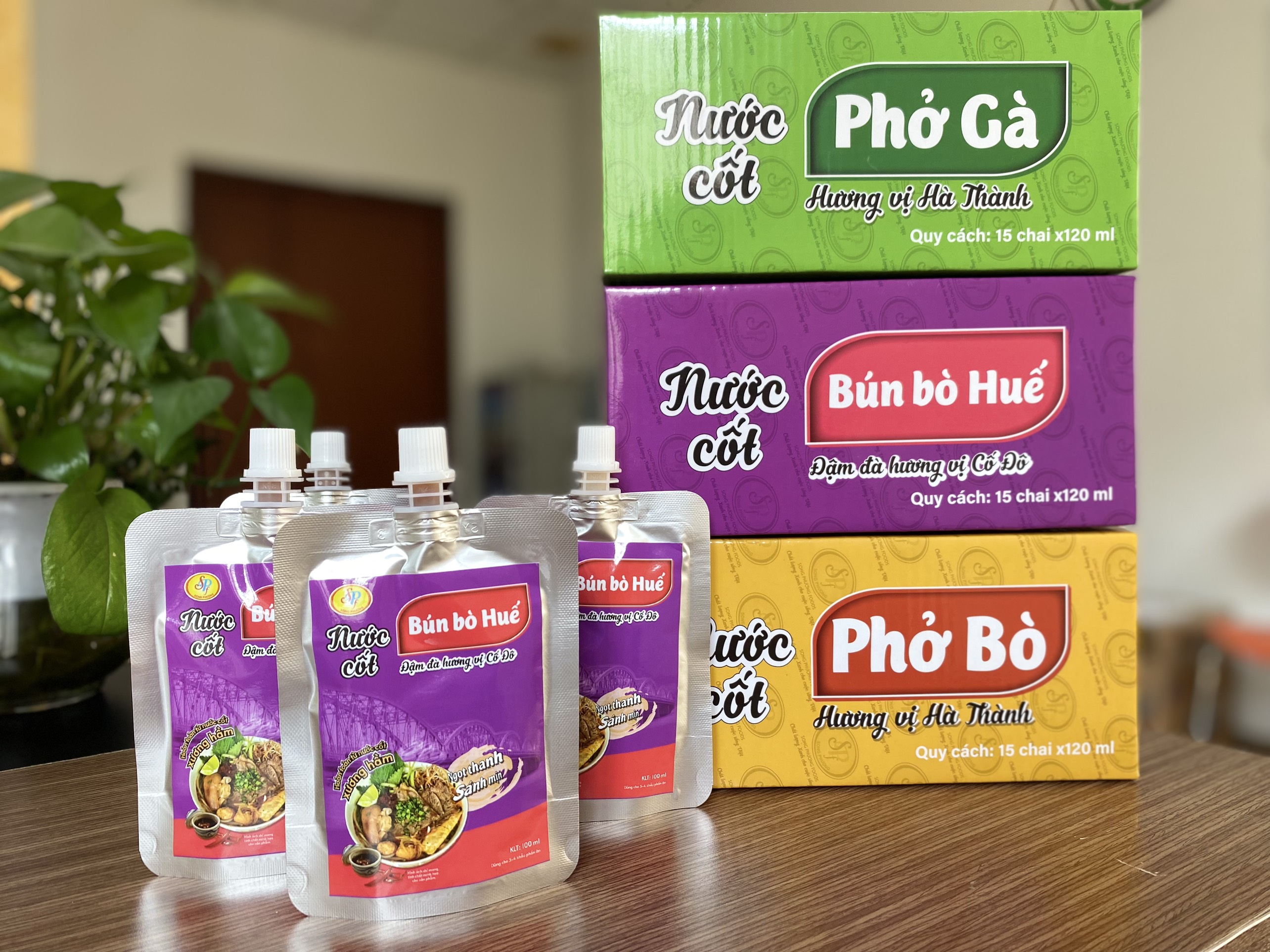 Nước cốt Bún bò Huế đậm đà hương vị Cố Đô -Hàng xuất khẩu Nhật- Hoàn toàn từ nước cốt xương hầm ngon,chuẩn vị,không cần nêm nếm- túi 100ml