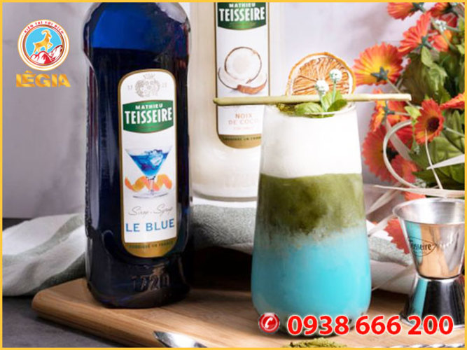 Siro TEISSEIRE Vỏ Cam Xanh 700ml (LE BLUE SYRUP)