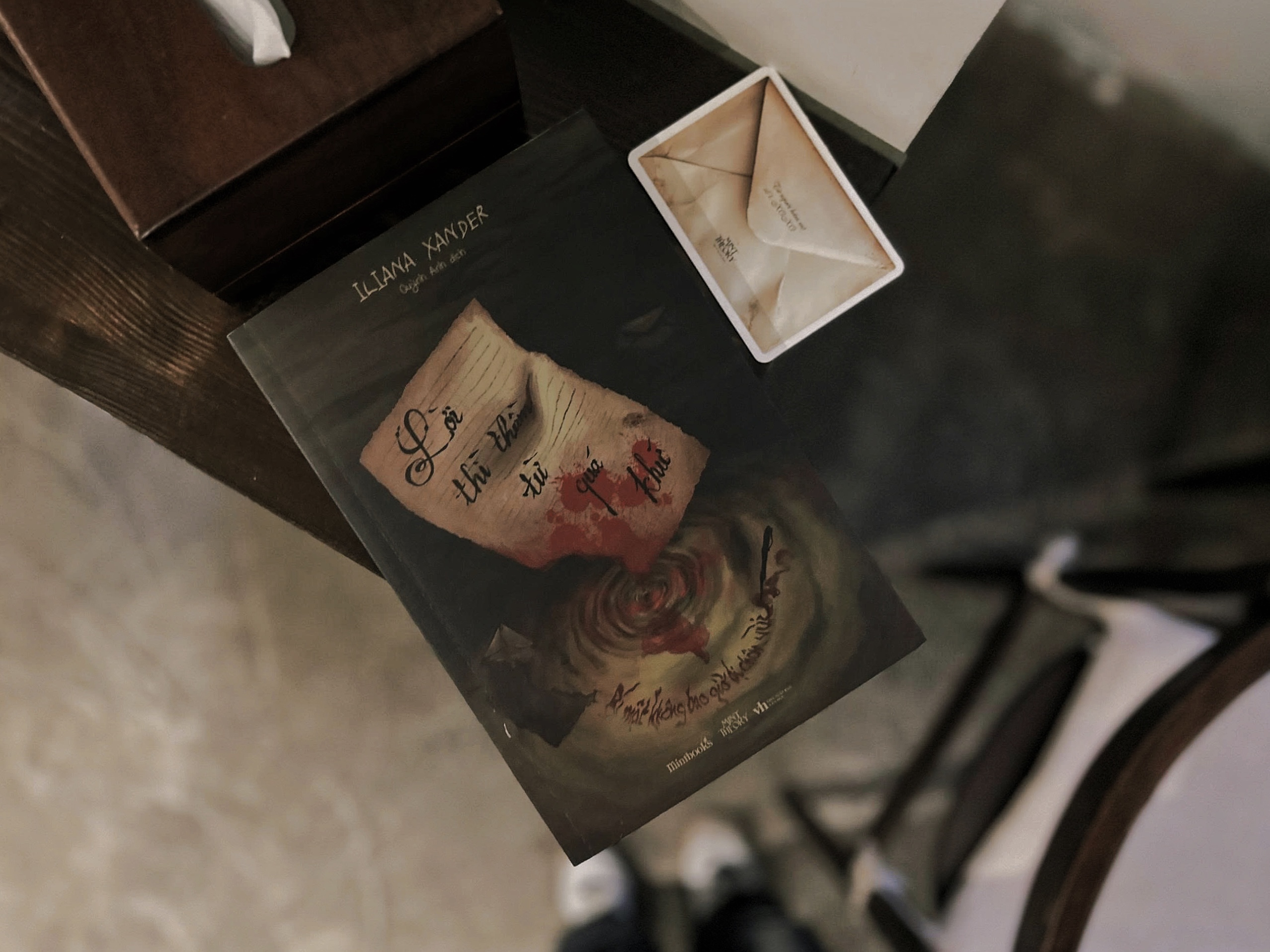 Sách Lời Thì Thầm Từ Quá Khứ