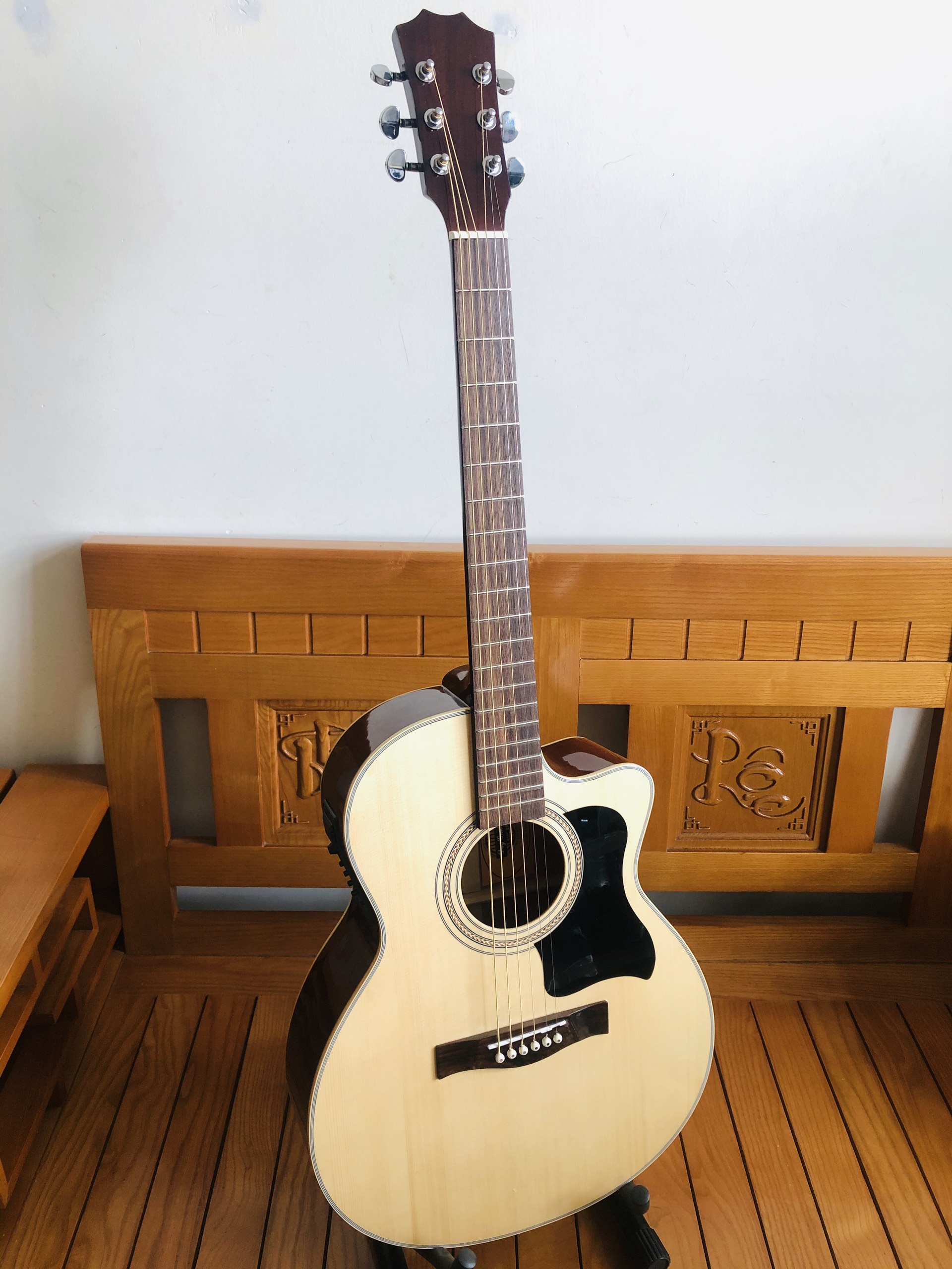 Đàn guitar acoustic DJ150X có EQ âm thanh chất lượng tốt gỗ full solid chọn lọc