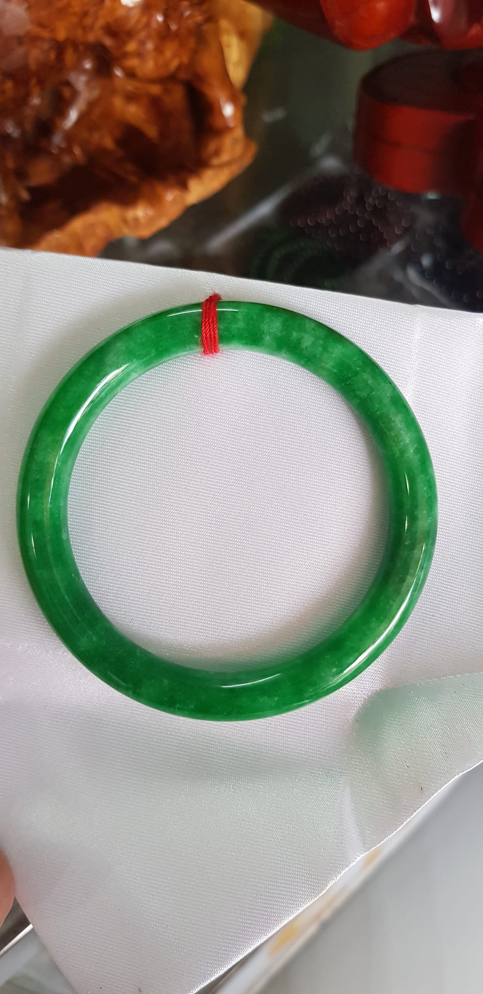 Vòng Tay Cẩm Thạch Đậu Lý B 61 Vòng size lớn 61mm x cọng 9mm Màu Xanh Đậm bông đậu lý rất là đẹp Nữ mệnh Thủy Mộc Hỏa tay to 72kg - 80kg đeo ạ