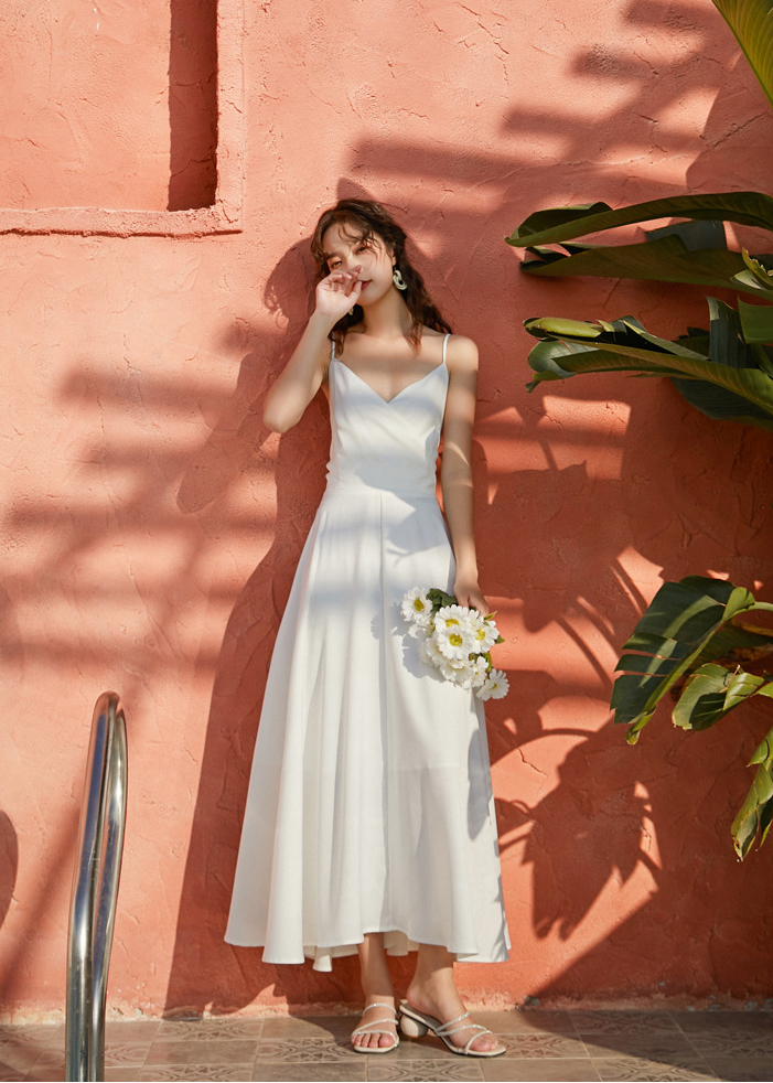 Đầm maxi lụa trắng siêu sang, dáng xòe dài thướt tha, váy maxi 2 dây, lưng trần đan nơ quyến rũ, chất lụa mềm | MX050