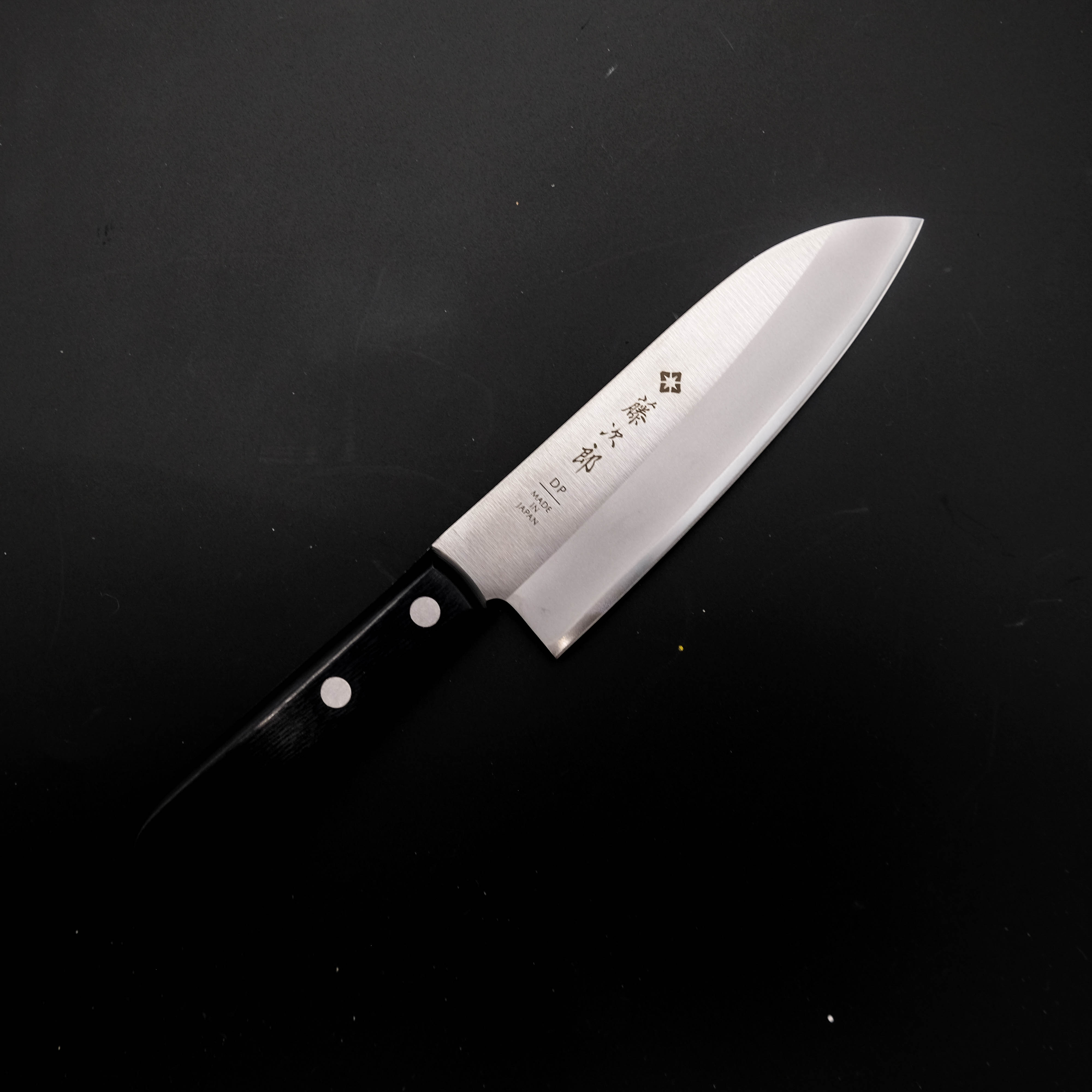 Dao bếp Nhật cao cấp Tojiro DP series 3 lớp Santoku F303 (140mm) - dao bếp Nhật chính hãng