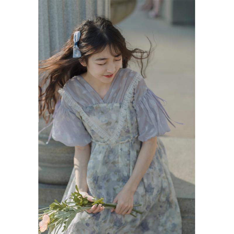 Đầm hoa cổ V dễ thương