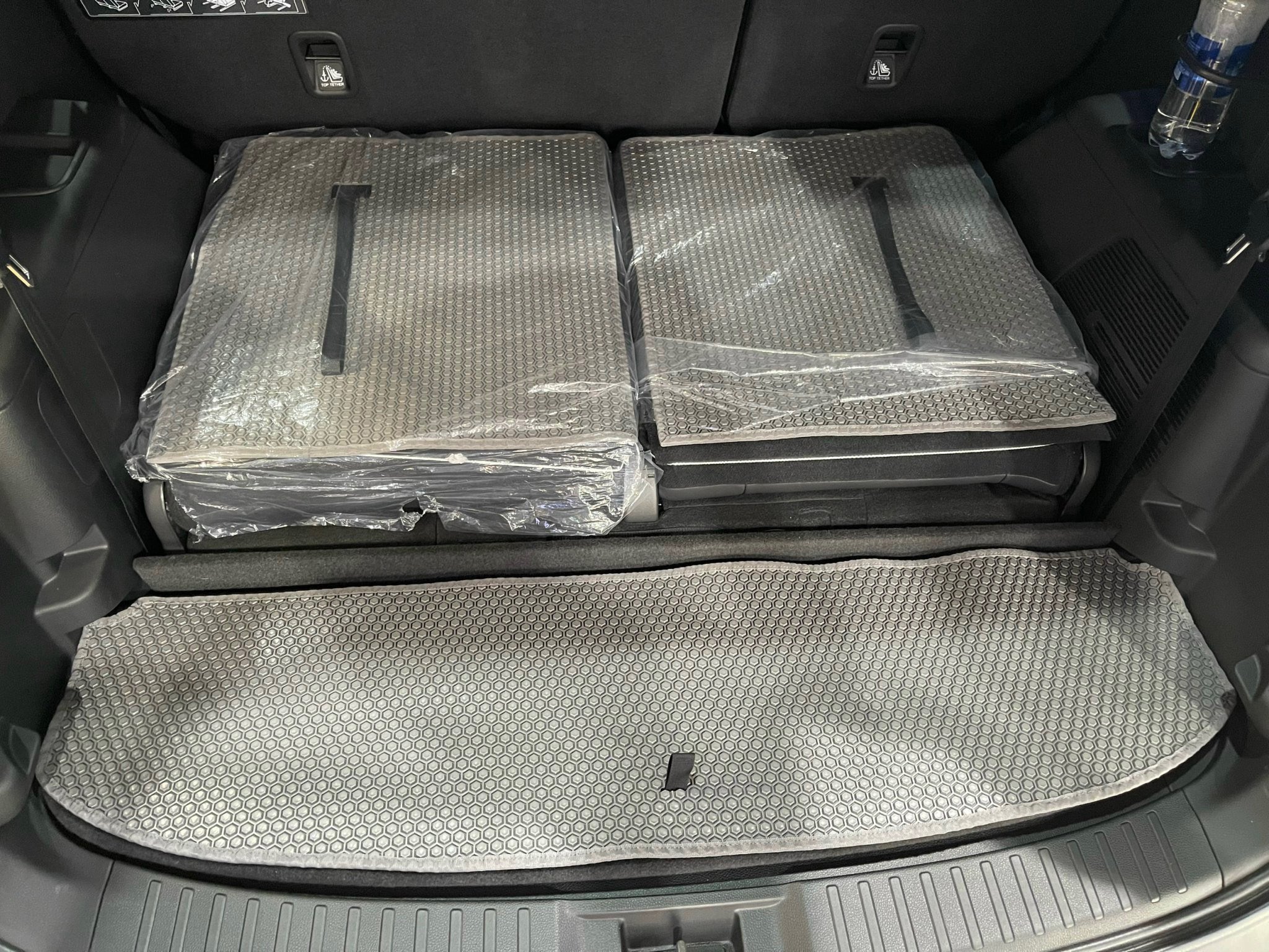 Thảm lót sàn KATA cho xe Honda CRV 2024 (bản 7 chỗ) - Hàng chính hãng không mùi, chống thấm, không ẩm mốc