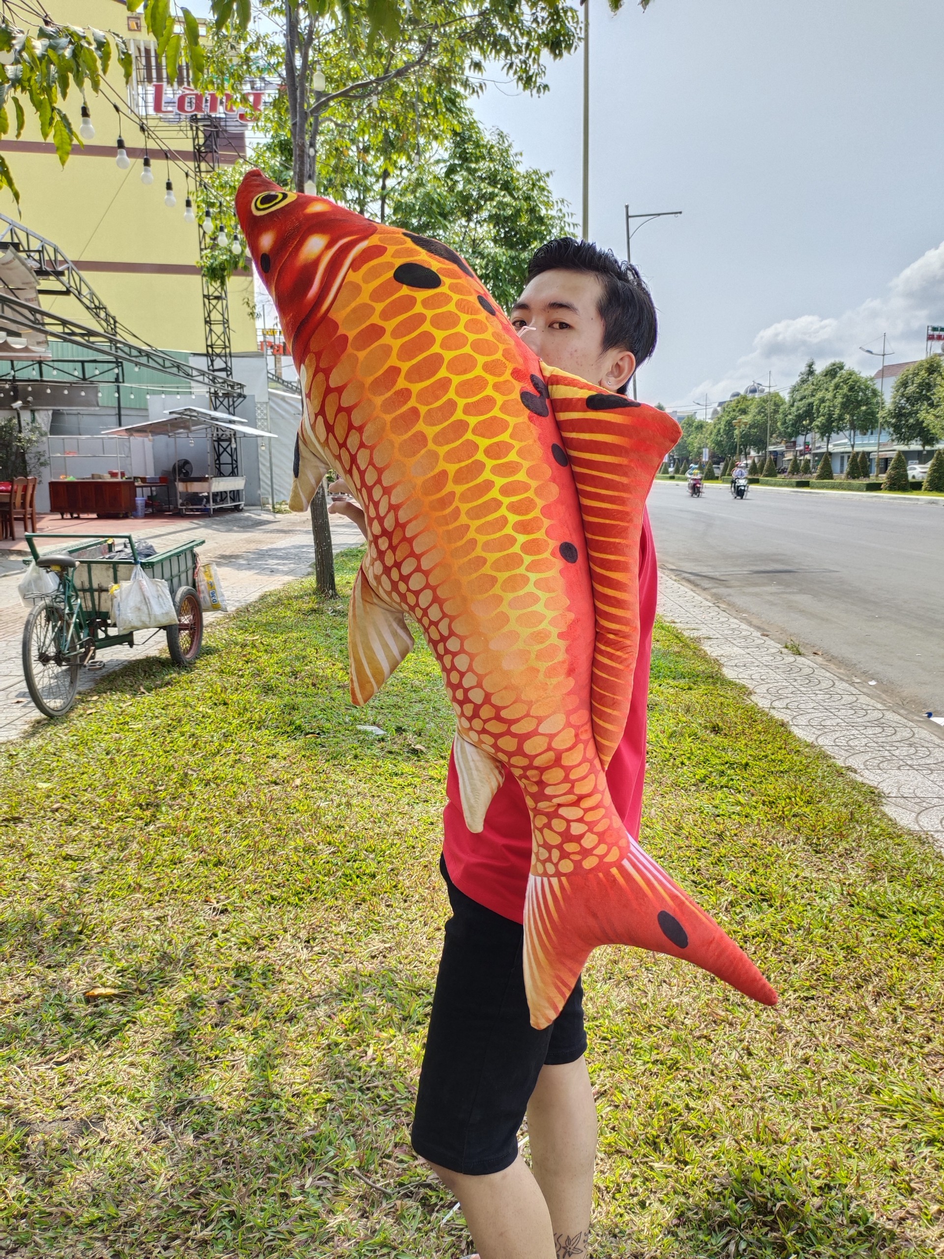 Gấu bông cá chép 3d gối ôm thú nhồi bông chất vải nhung mịn cao cấp hàng việt nam size 1m2