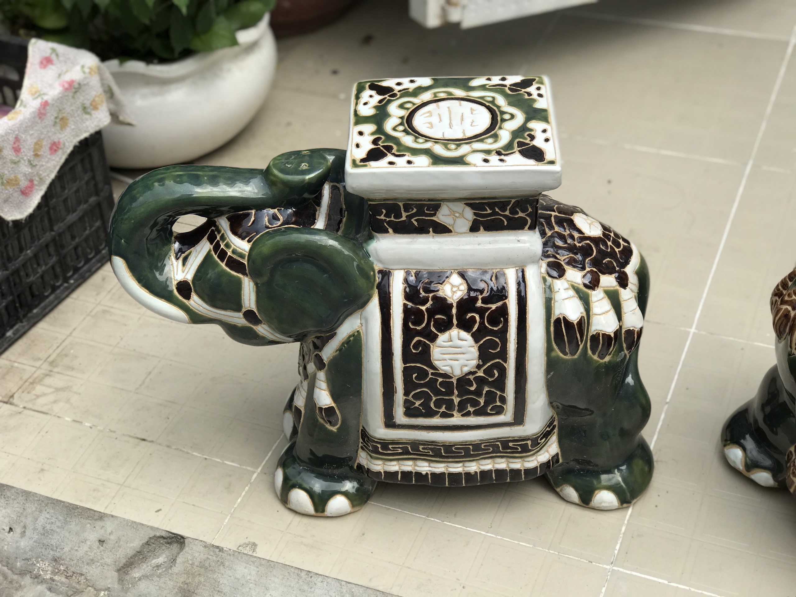 ĐÔN VOI GỐM SỨ 43CM VÒI CHÀO GỐM SỨ NAM BỘ TRANG TRÍ DECOR PHONG THỦY SÂN VƯỜN VÀ TRONG NHÀ
