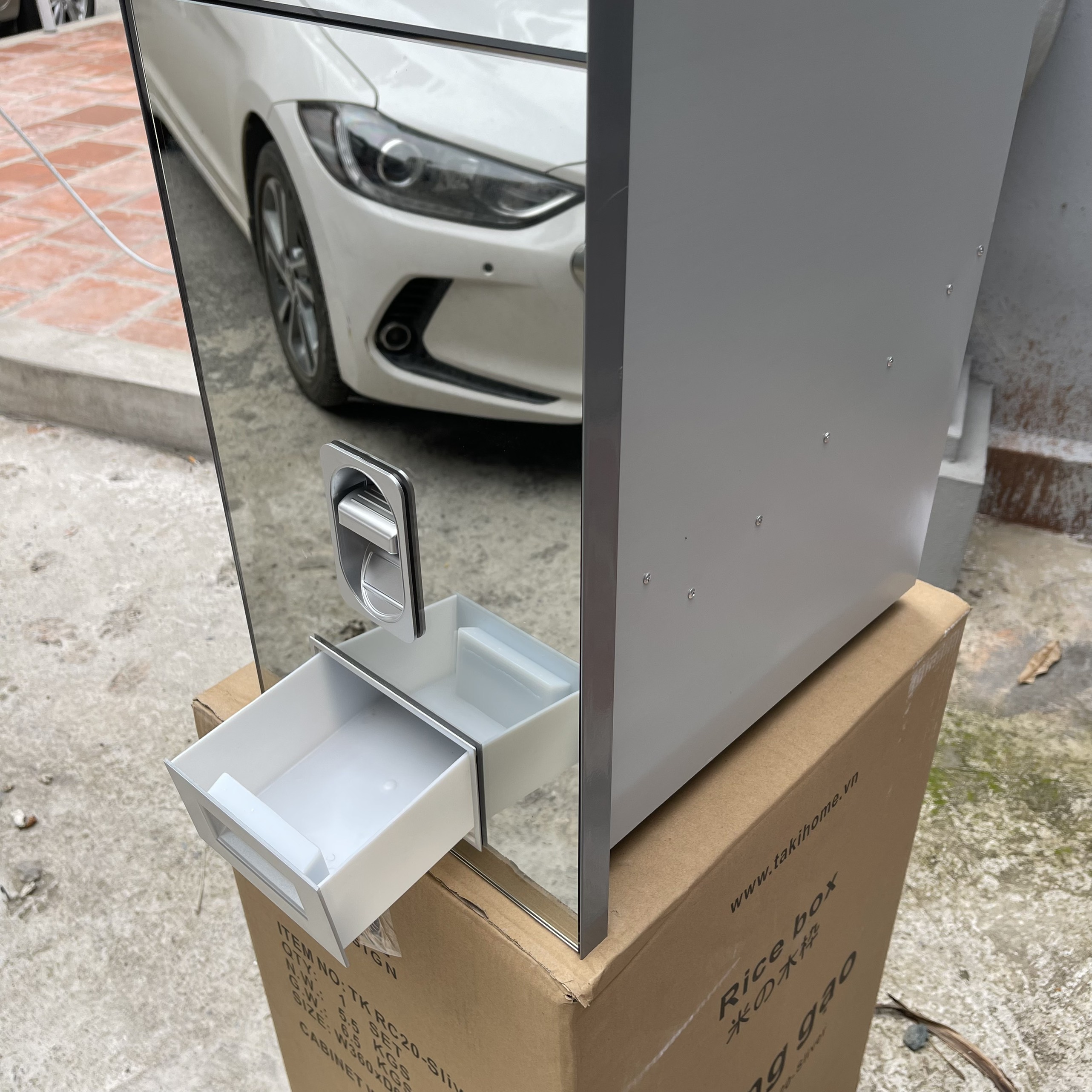 Thùng Gạo Thông Minh Mặt Gương Cường Lực, Thùng Gạo Âm Tủ TAKI Tủ Bếp - Có Thợ Lắp Đặt