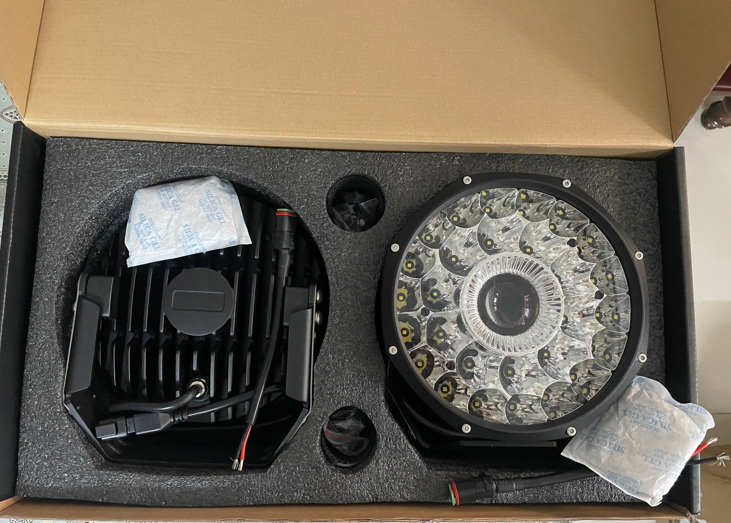 Đèn pha LED laser siêu sáng chiếu xa chuyên dùng xe offroad, tàu sông salan... : 8.5 inch 9~30V 165W
