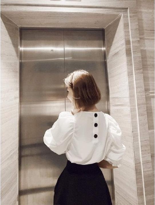 Áo kiểu tay phồng phối nút lưng sang chảnh