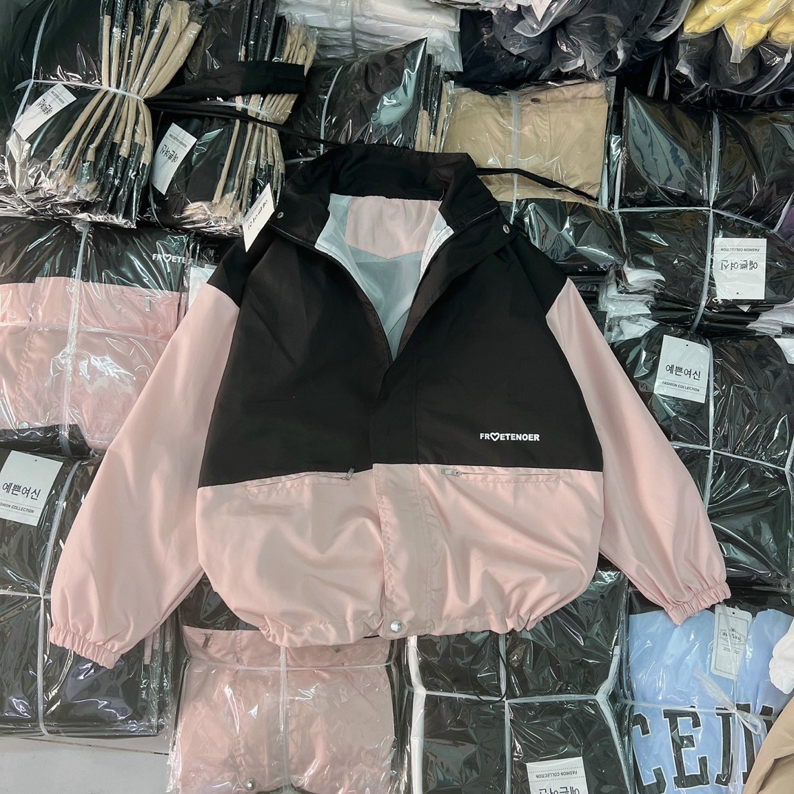 Áo Khoác Dù Nam Nữ Kiểu Dáng BomBer, Chất Dù 2 Lớp , Phong Cách Cá Tính Năng Động Mẫu Cực Hot AK014