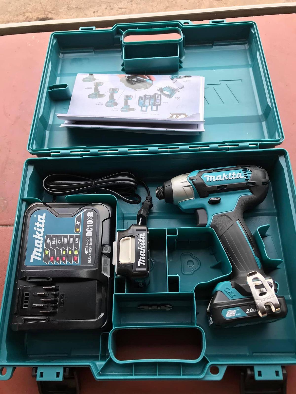 MÁY BẮT VÍT DÙNG PIN 12V MAKITA TD110DSAE - HÀNG CHÍNH HÃNG