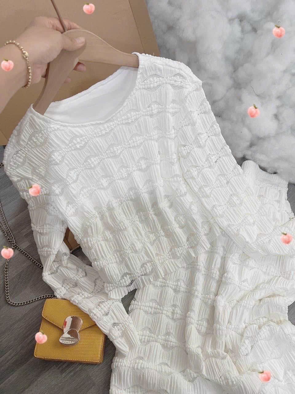 Set công sở áo dài tay và chân váy chữ A màu trắng thanh lịch