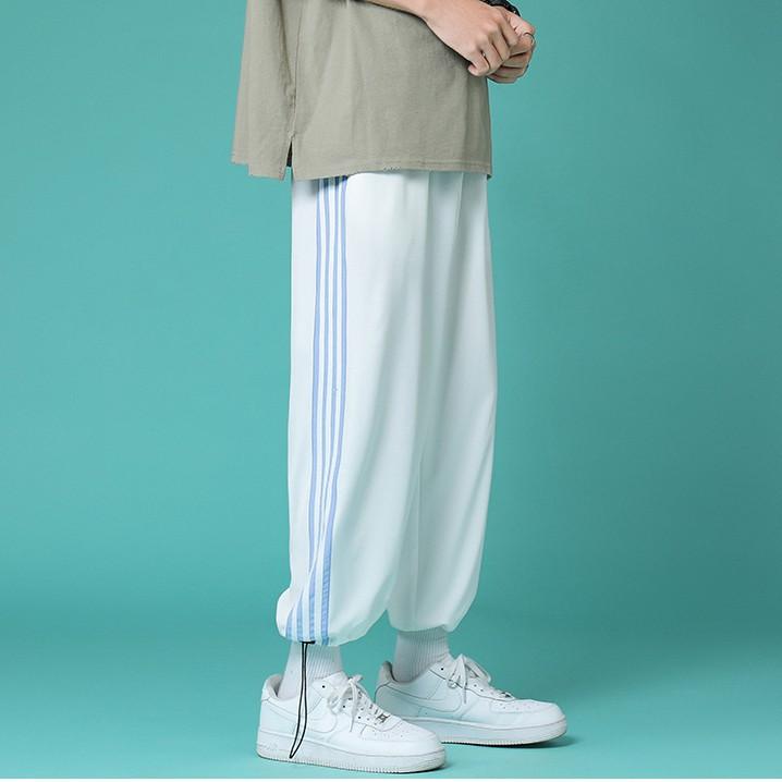 Quần Jogger Nam Nữ Unisex  Quần Ống Rộng Vải Mềm Dây Rút Ở Gấu Quần - Phối 3 Sọc Điểm Nhấn- Chất Umi Da Cá