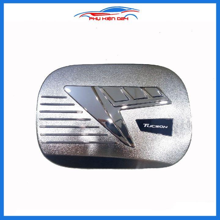 Ốp nắp xăng Tucson 2022-2023 vân cacbon, mạ crom bảo vệ chống trầy trang trí ô tô