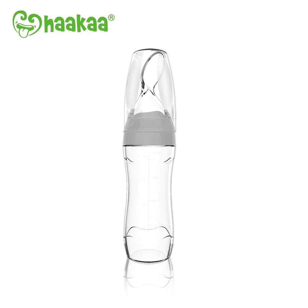 Bình thìa ăn dặm cho bé 120ml Haakaa. Chất liệu silicone cấp thực phẩm cao cấp, an toàn. Không chứa BPA, PVC và phthalate. Hỗ trợ bé ăn dặm hiệu quả