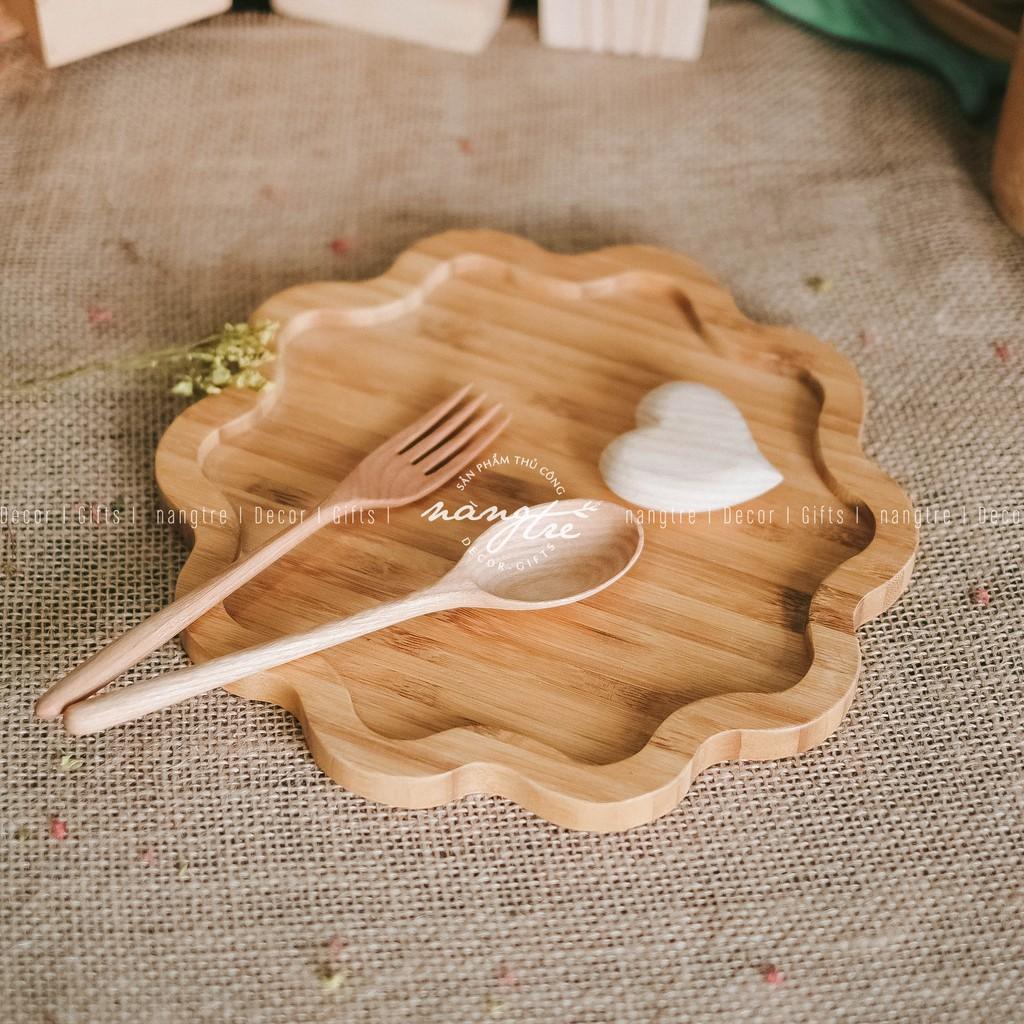 Khay gỗ tre hình bông hoa - Đựng thức ăn -Trang trí